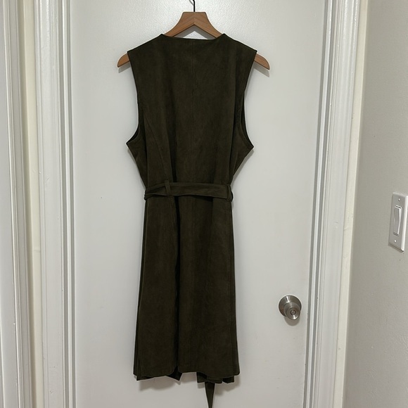 CHICO’S | Green Faux Suede Vest - Picture 7 of 8